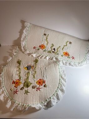 Vintage Quilted & Ruffled Ribbon Embroidered Toilet Seat and Bowl Cover Fish